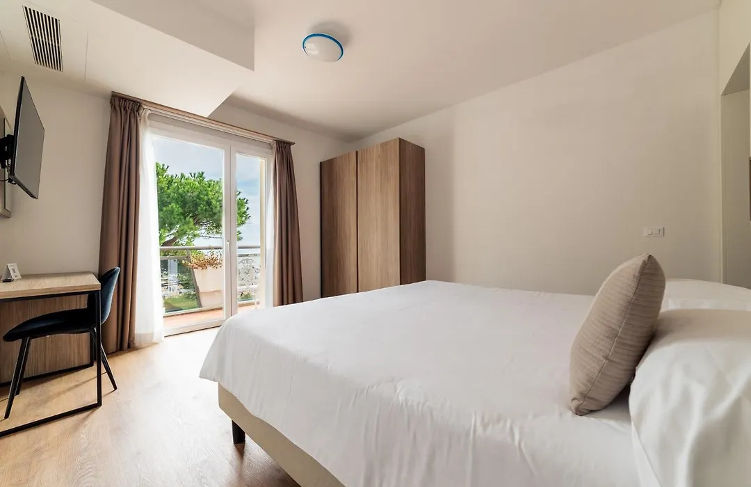 Hotel Excelsior-1